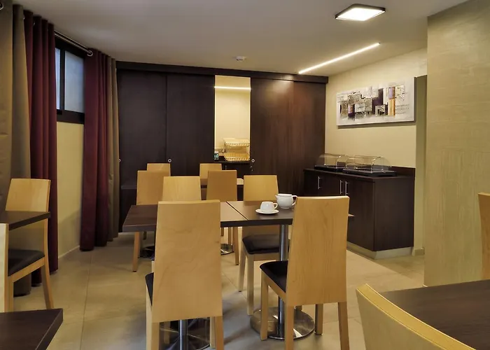 & Restaurant Le Belvedere מלון