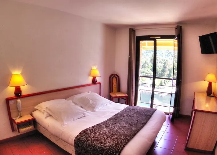 Hotel & Restaurant Le Belvedere 3*